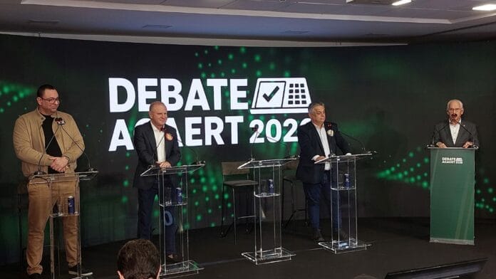 Debate da Acaert reúne candidatos ao governo de SC e discute temas como saúde, ensino superior e violência contra a mulher