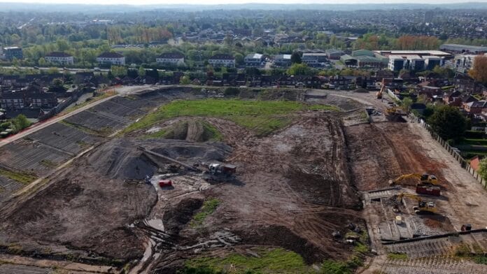 Estádio histórico de 73 anos é demolido e vira terreno vazio após projeto de R$ 2 bilhões ser abandonado