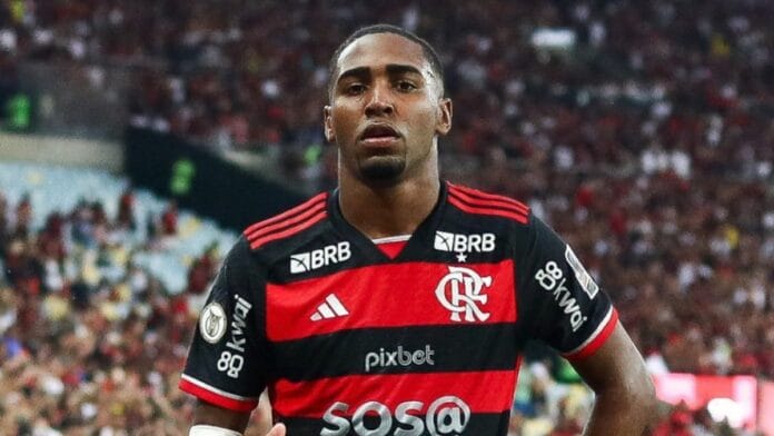 Ex-Flamengo, Lorran é anunciado em novo clube após ser vendido com aval de Leonardo Jardim