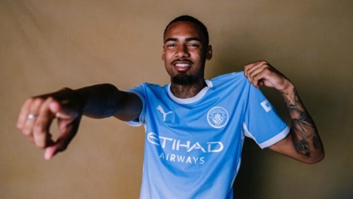 Allan fez a primeira partida pela equipe inglesa (Foto: Manchester City, Divulgação)