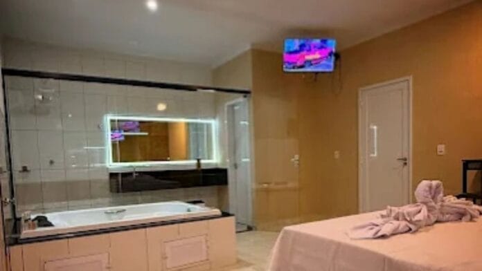 Ex-prefeito declara participação em motel de R$ 75 mil entre seus bens
