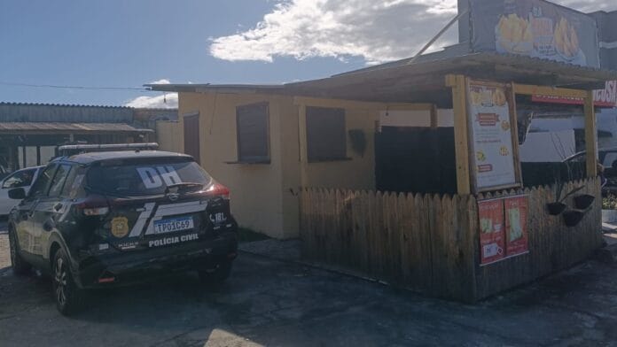 Objetos ensanguentados revelam crime brutal e homem é preso suspeito de matar companheiro com pancadas na cabeça em SC