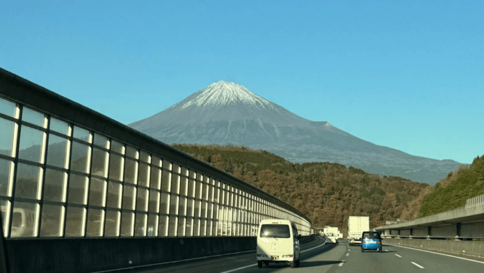 Quem pretende enfrentar a montanha fora do período oficial terá de prestar atenção ao registro da escalada, aos equipamentos e às condições do trajeto (Foto autoral: Bianca Hirakawa)