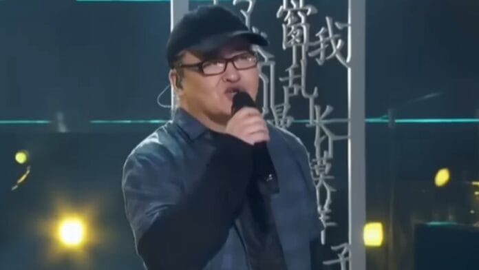 Morre o cantor chinês Liu Huan, voz da Olimpíada de Pequim, aos 63 anos