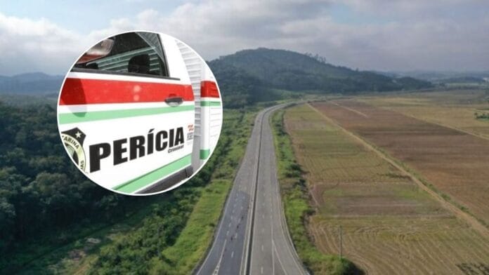 Motorista foge da PM, invade contramão e morre após bater contra caminhão de lixo na BR-280 em SC