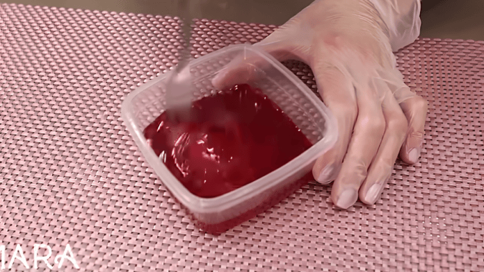 Misture gelatina, água e açúcar para fazer bala de goma caseira facilmente e nunca mais compre o doce no supermercado: receita tem truque para ficar com a textura certa