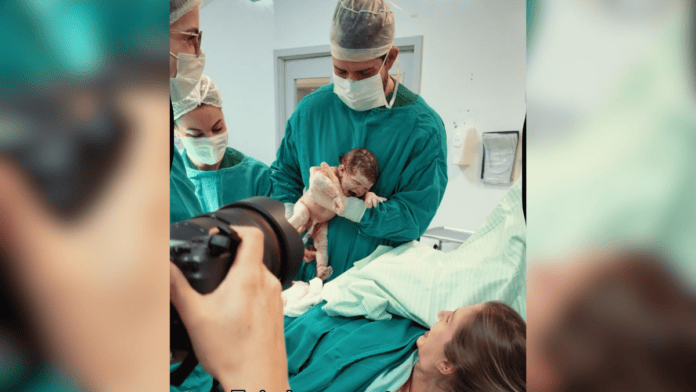 "Emoção indescritível": Médico faz parto da própria filha e relata misto de medo e alívio em SC