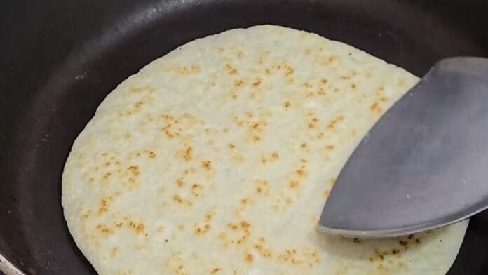 fritando a panqueca