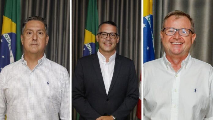“Dança das cadeiras” muda comando de três áreas na prefeitura de Blumenau