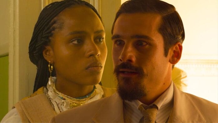 Alika (Duda Santos) e Mirinho (Nicolas Prattes) em cena de A Nobreza do Amor, novela das seis da TV Globo