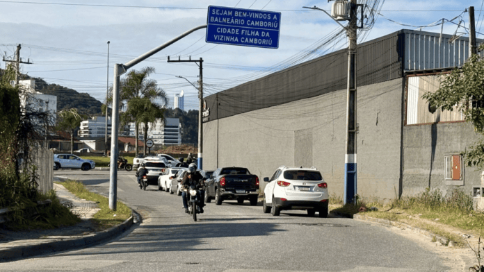 Via importante que liga “cidades-irmãs” de SC tem trânsito alterado e passa a ter sentido único; veja o que muda