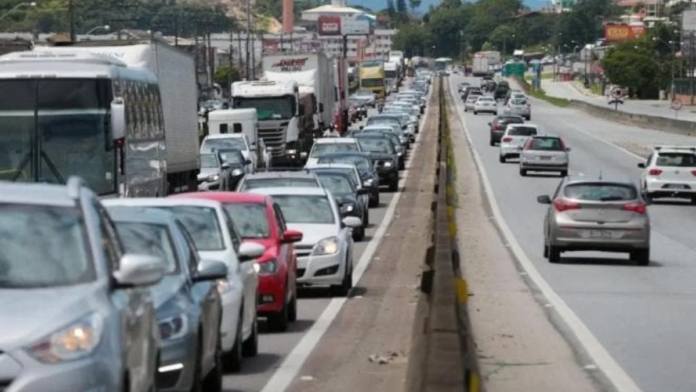 Acidente aconteceu na BR-101 em Tijucas (Foto: Arquivo, NSC)