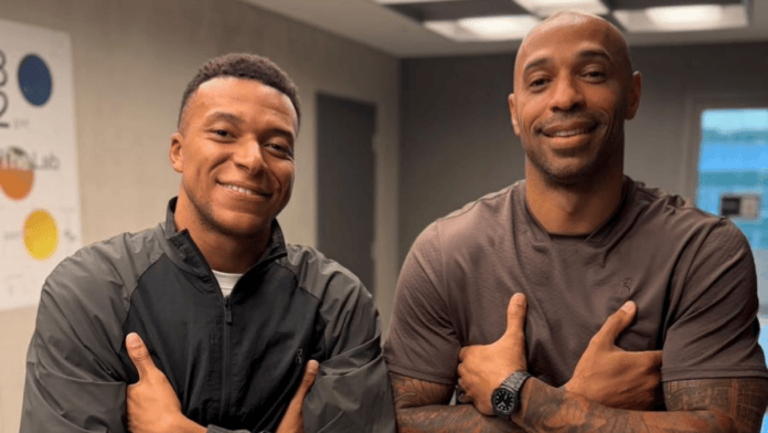 Thierry Henry e Mbappé acertaram com marca esportiva suiça (Foto: Reprodução, Redes Sociais)