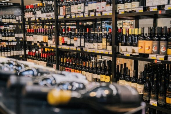 Como a Adega Angeloni transforma a escolha do vinho em uma experiência
