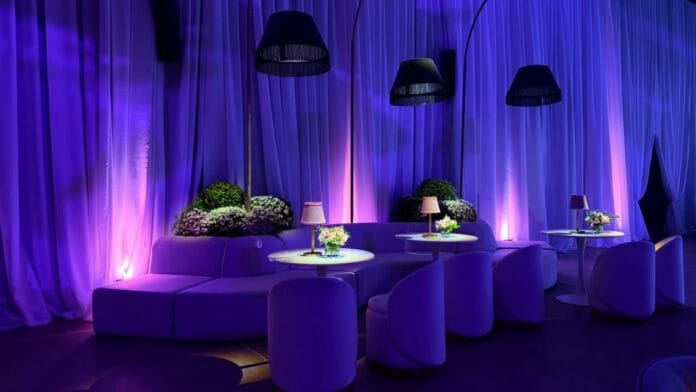 Projeto de iluminação define atmosferas e experiências em eventos, afirma TCNK