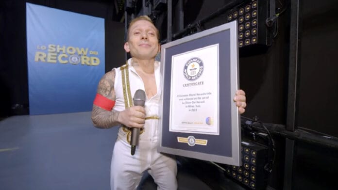 Alan Silva durante a apresentação que garantiu ao brasileiro um recorde mundial no Guinness World Records (Reprodução: Guinness World Records Kids/ YouTube)
