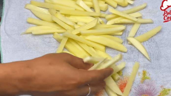 O truque para fazer batata frita crocante e sequinha em casa usa vinagre e 1 colher de amido de milho