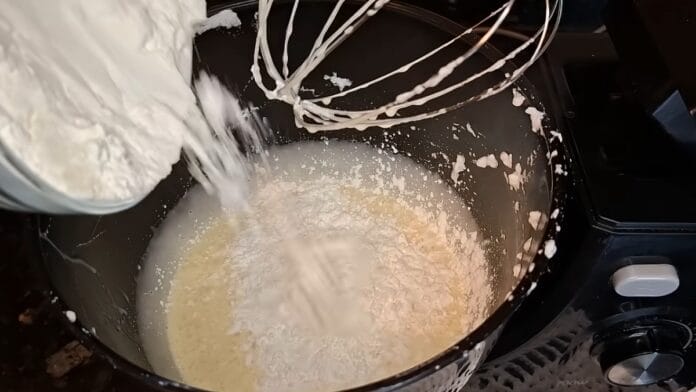 adicionando o amido na mistura