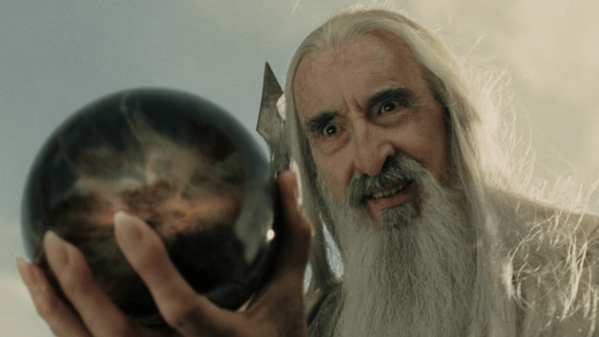 Lee foi um dos integrantes do elenco de O Senhor dos Anéis que conheceu pessoalmente o escritor J.R.R. Tolkien (Foto: Divulgação / IMDb)
