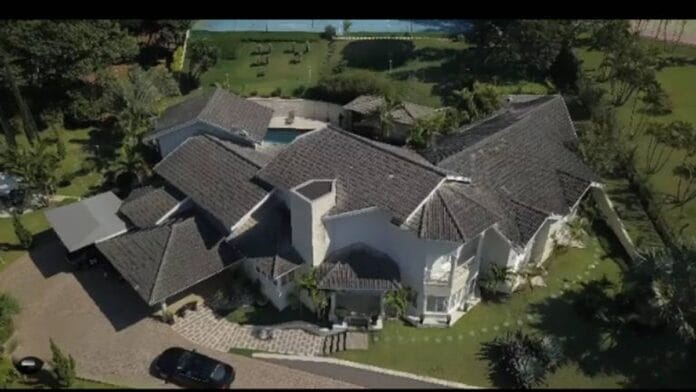 casa do cantor rick da dupla com renner