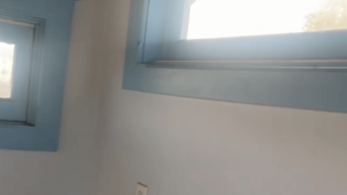 O casal encontrou um ambiente inteiro isolado da parte utilizada normalmente pela família (Foto: Monica McManus / TikTok)