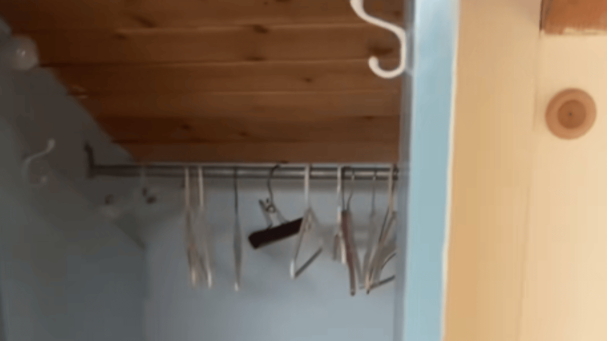O espaço teria sido criado por um antigo proprietário como ambiente destinado às crianças (Foto: Monica McManus / TikTok)