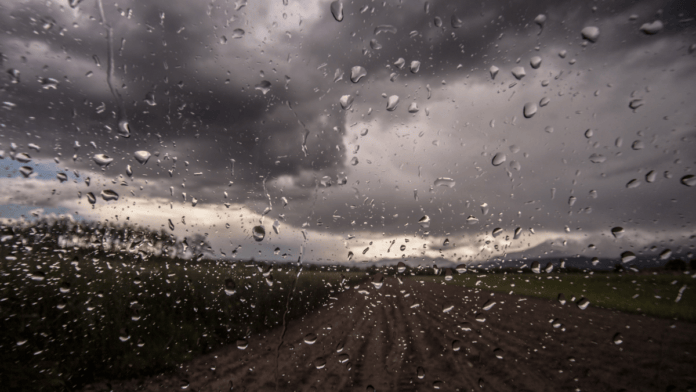 Chuva ainda não dá trégua em SC (Foto: Banco de Imagens)