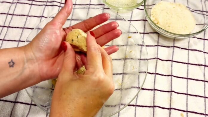 Momento de fazer o formato da coxinha
