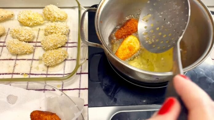 coxinhas fritando