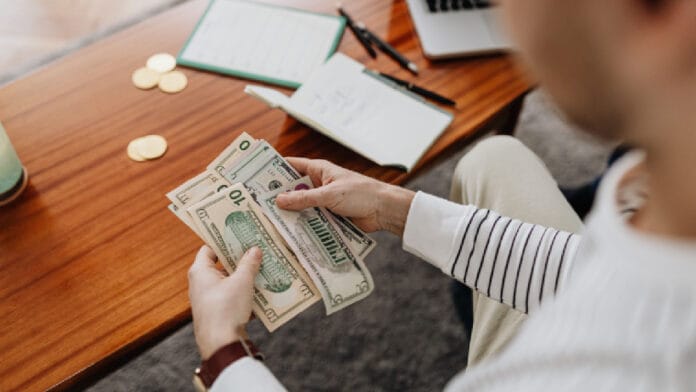 Renda fixa segue como preferência entre investidores endinheirados, com CDBs, LCIs e LCAs entre os destaques das carteiras (Foto: kaboompics/ Pexels)