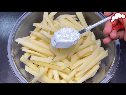 O truque para fazer batata frita crocante e sequinha em casa usa vinagre e 1 colher de amido de milho