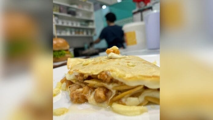 Anúncio de vaga de emprego rouba cena em lanchonete de SC: “Tratar clientes igual gente”