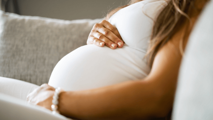 Afastamento pela licença-maternidade começaria a contar do nono mês de gestação, do parto, da alta hospitalar do recém-nascido ou da mãe, da adoção ou da obtenção da guarda para adoção (Foto: Banco de Imagens)