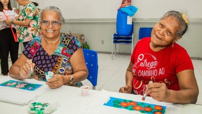 Cras para idosos: como acessar serviços, CadÚnico e isenções