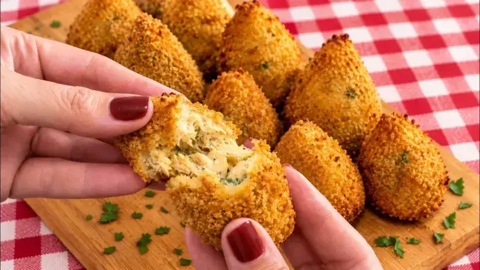 Sem usar farinha de trigo: coxinha deliciosa com massa cremosa e casquinha crocante é mais fácil de fazer do que você imagina