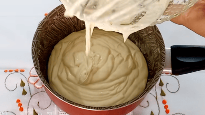 Pãozinho de maizena sem trigo fica fofinho na frigideira: segredo é cozinhar em fogo quase apagado