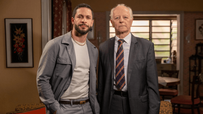 César (Rainer Cadete) e Cesar Pai (Hélio Ribeiro)
