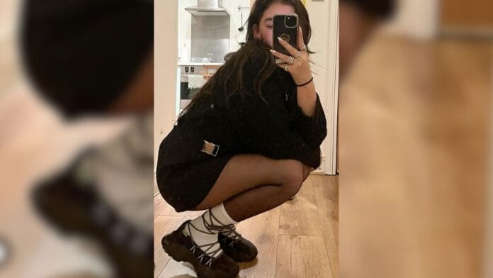look todo preto de verão com tênis sapatilha preto também