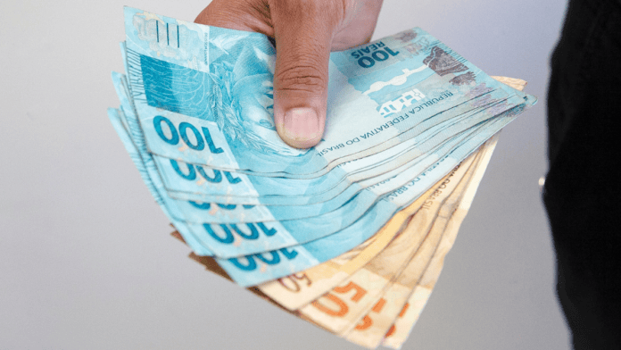13º salário mais cedo: quando cai a primeira parcela do pagamento e qual é o prazo para receber em 2026