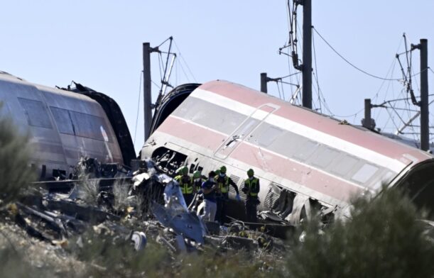 Colisão entre dois trens de alta velocidade na Espanha deixa mais de 30 mortos