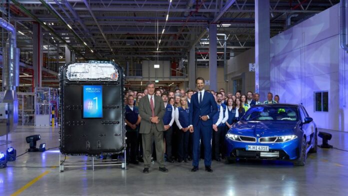 BMW inaugura fábrica na Alemanha e aposta em baterias que ampliam autonomia de carros elétricos