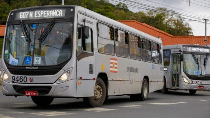 Blumenau terá catraca livre e ônibus extras para o domingo de segundo turno das Eleições 2026