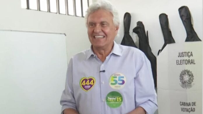 Ronaldo Caiado (PSD), candidato a presidente do Brasil, vota em Nova Crixás, em Goiás