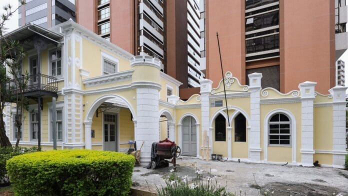 Edificios antigos são transformados em casarões históricos com atrações gratuitas, em Florianópolis