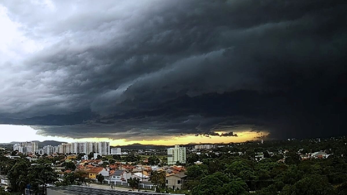 Em destaque: Feriadão de Finados terá tempestades e chuva severa de até 200 mm em três regiões do Brasil
