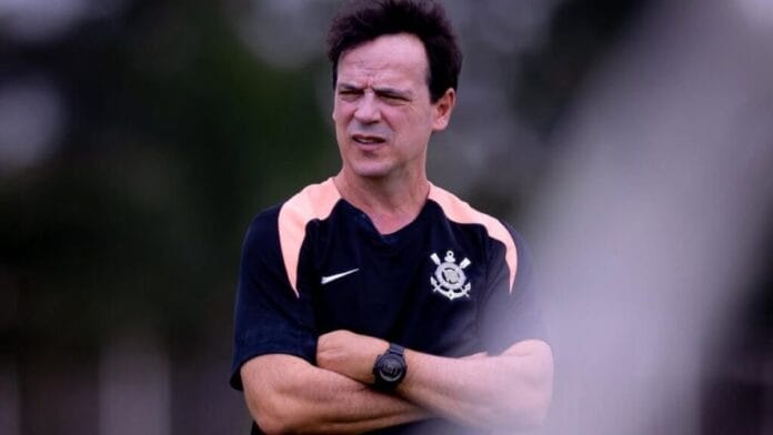 Três treinadores recusaram assumir o Corinthians após demissão de Diniz