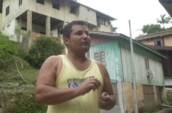 Ele encontrou dinheiro para 4 meses de aluguel, devolveu à dona e ganhou ajuda para estudar em Blumenau