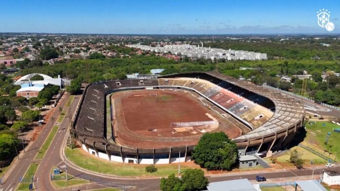 O estádio Morenão encontra-se fechado para o público há quatro anos (Foto: Nelson Terne, CBF TV)