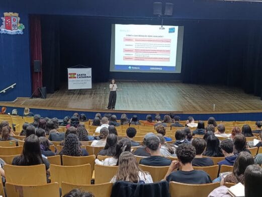 Enem 2026: Florianópolis terá aulão gratuito com revisão de redação, português e matemática