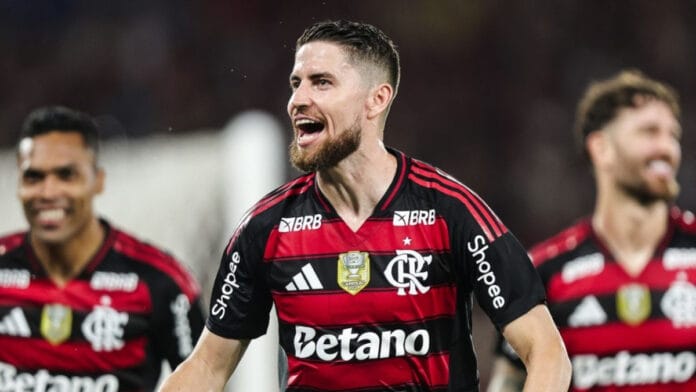 Jorginho veste a camisa 21 do Flamengo (Foto: Gilvan de Souza, CRF)